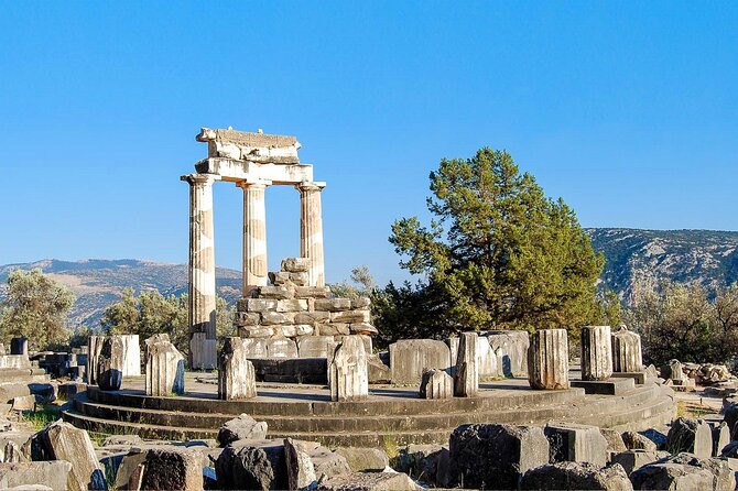 Delphi: Self-guided Audiovisual Tour with 3D Representations - Key highlights at a glance