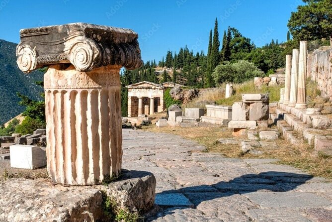 Delphi: Self-guided Audiovisual Tour with 3D Representations - Stop 2: Treasury of the Athenians—trophies and democracy links
