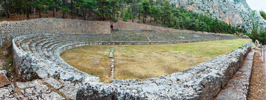 Delphi Self-Guided Tour with 3D Models & Audio (No Ticket) - Spotting the masterpieces: Charioteer and Sphinx of Naxos