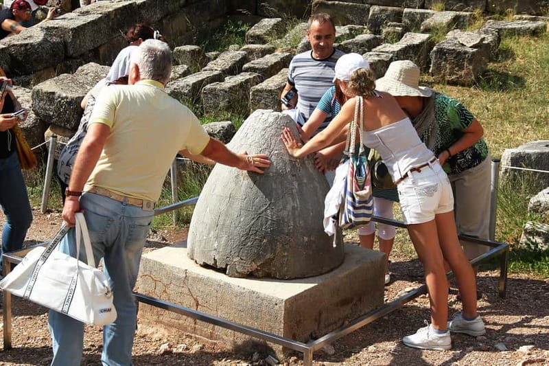 Delphi Site & Museum with Multilingual 3D Audiovisual Tour - The multilingual audiovisual guide: how it works in real life
