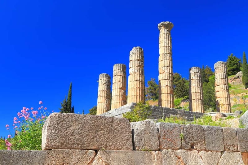 Delphi Site & Museum with Multilingual 3D Audiovisual Tour - The museum visit: artifacts plus support for the big picture