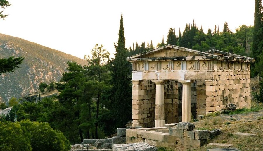 Delphi Skip-The-Line Private Tour - Expert Guide - Treasuries, city pride, and why Delphi felt important