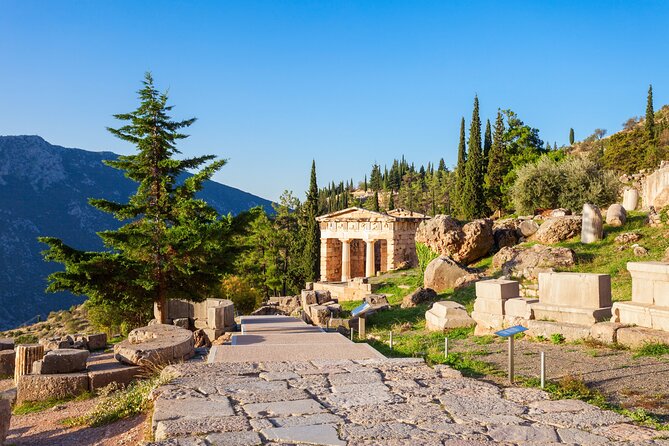 Delphi, Spanish guided one day tour - Group Size and Timing: The Good and the Tight