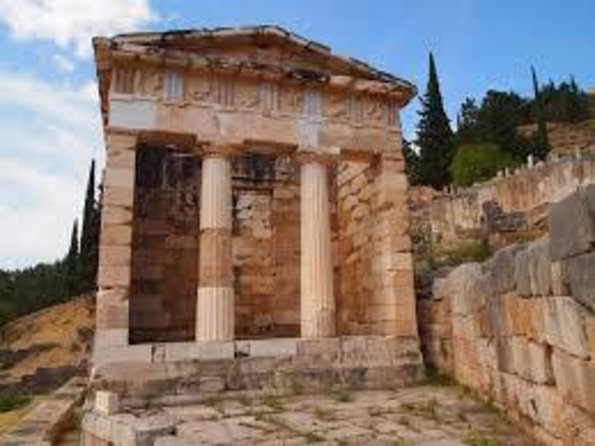 Delphi & Thermopylae Full Day Private Tour from Athens - Delphi Ancient Site: Apollo, the oracle, and the big sacred layout