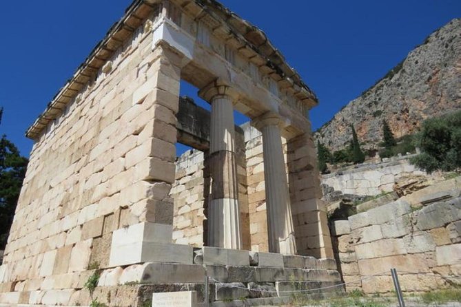 Delphi with Professional English Guide and Transportation - Delphi Ancient Town: Oracle Views Plus Museum Context (2.5 Hours)