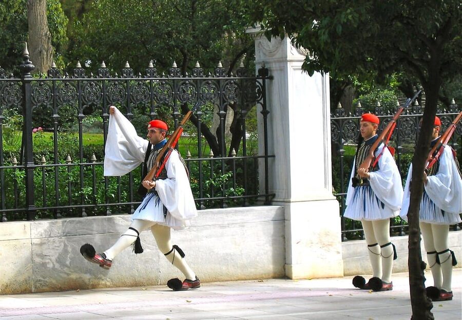 Discover the Wonders of Athens on a Private Tour - The 4-hour Extended Tour: add the Acropolis Museum and old Athens lanes