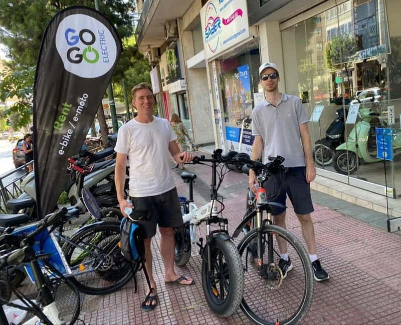 E-Bike Tour of the Historical Center of Athens - Thiseio and the photo stop that sets the tone