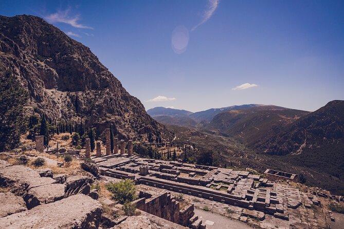 Explore the Mystical Ruins in Delphi, Greece - Private Tour - The 2-hour guided visit: 14 museum rooms, real artifacts, clear stories