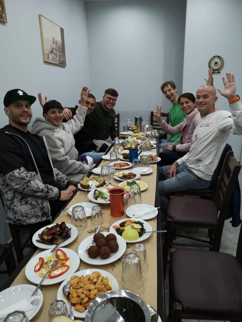 Food Tour evenings and Sundays - The guides: what makes the storytelling land