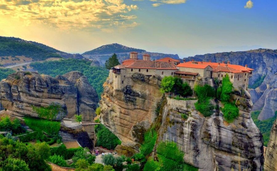 From Athens: 2-Day Meteora Trip with Tansportation & Hotel - Why Meteora From Athens Works So Well in Two Days