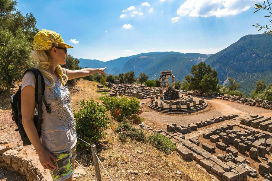 From Athens: 2 Days Meteora, Thermopylae & Delphi Tour - Choosing the sunset vs mid-day Meteora option: what changes on the ground