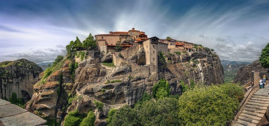 From Athens: 2 Days Meteora, Thermopylae & Delphi Tour - Day 2 to Delphi with the Thermopylae stop: faster logistics with a meaningful break