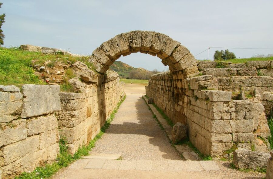 From Athens: 4-Day Peloponnese, Delphi, and Meteora Tour - Key highlights to look forward to