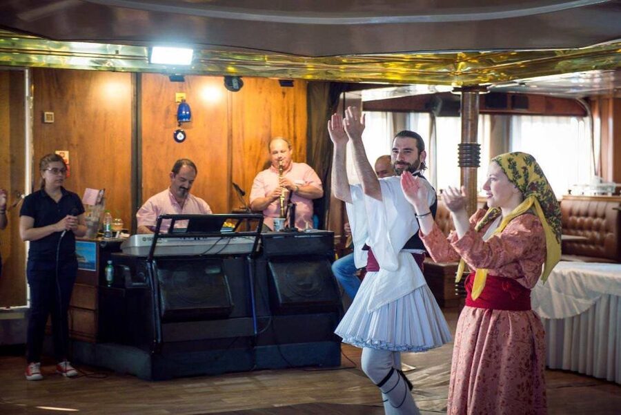 From Athens: Day Cruise to Hydra, Poros & Aegina with Lunch - Lunch and onboard entertainment: good value, with one catch