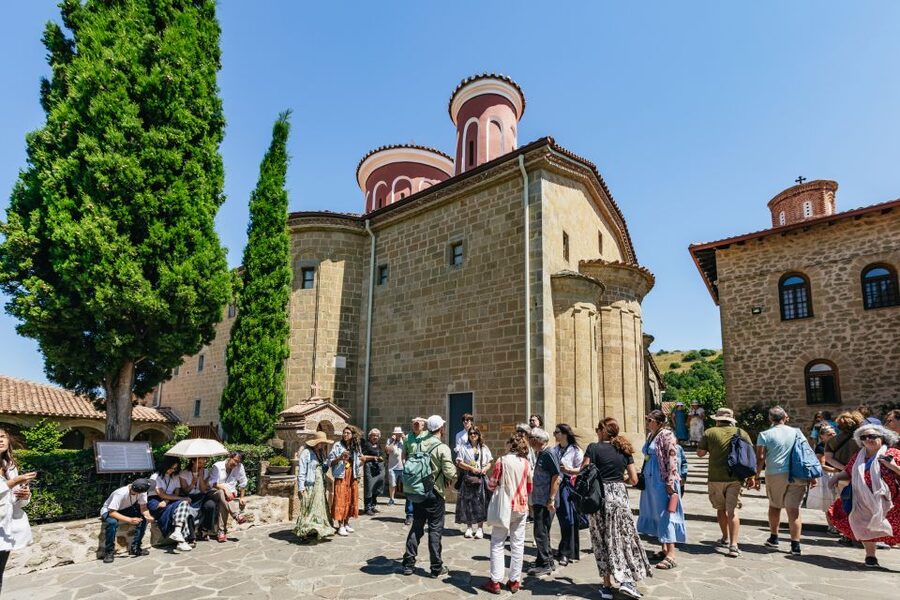 From Athens: Delphi and Meteora 2-Day Guided Tour - Kalambaka overnight: where you base yourself for Meteora magic