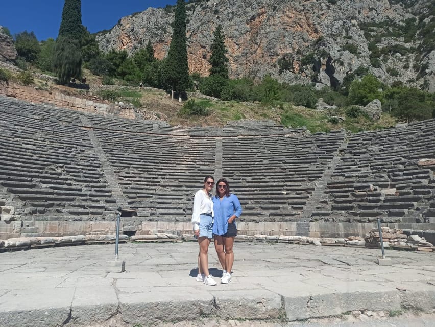 From Athens: Delphi Day Trip & Arachova Village Stop - Delphi village lunch and crafts: a welcome break from the slopes
