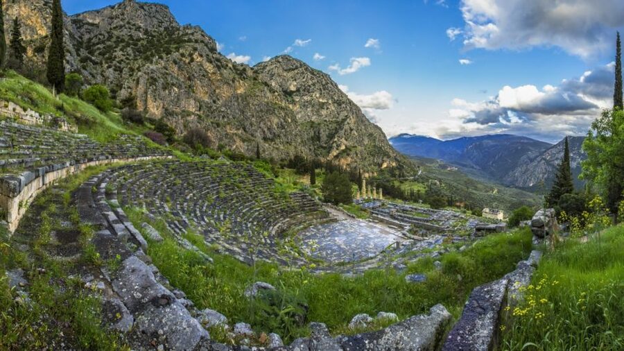From Athens: Full-Day Delphi – Thermopylae Excursion - Arachova Stop and Mount Parnassus Views on the Way