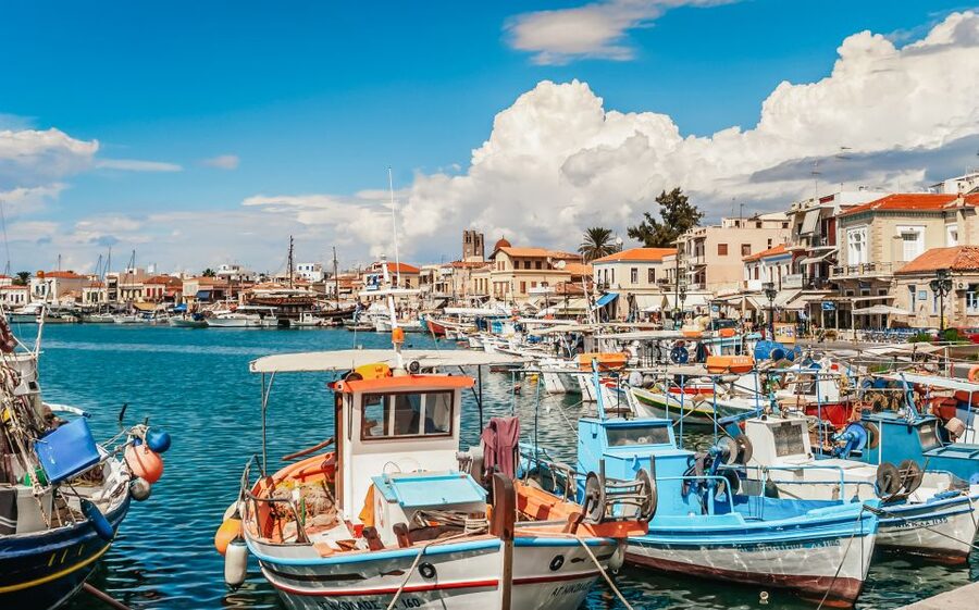 From Athens: Hydra, Poros, and Aegina Day Cruise with Lunch - Onboard staff and entertainment: why the ship matters