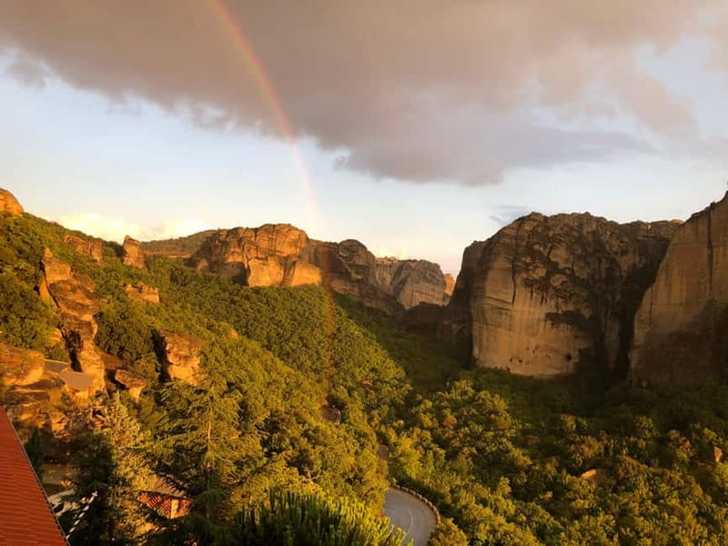 From Athens: Meteora Caves & Monasteries Day Trip by Train - Photo stops and viewpoints: when your camera actually gets to work