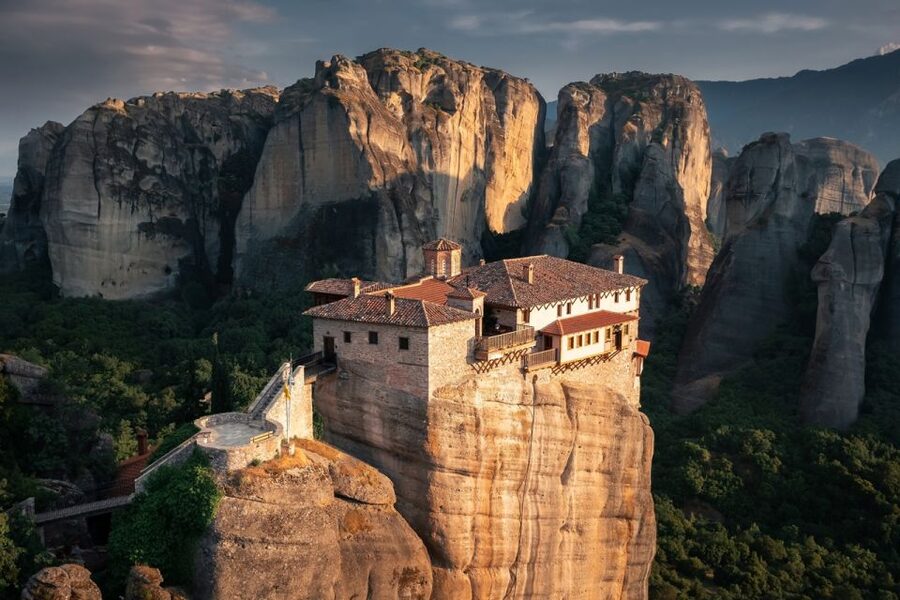 From Athens: Meteora Private Day Trip with Transfer - Seeing All Monasteries vs. Entering 2–3: How to Choose Your Expectations
