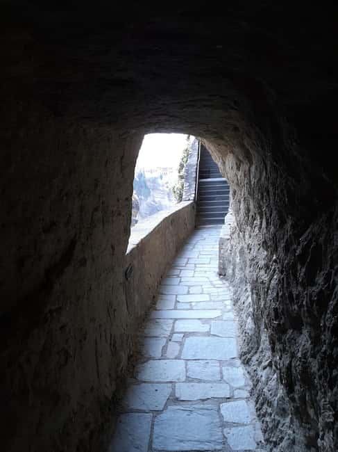 From Athens: Monasteries of Meteora & Cave of Theopetra Tour - Should you book?