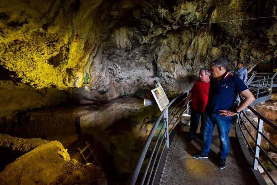 From Athens: Monasteries of Meteora & Cave of Theopetra Tour - Varlaam and St. Stephen: two stops with different energy