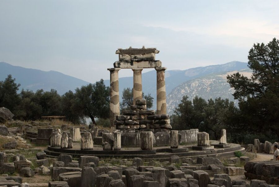 From Athens: Private Delphi and Thermopylae Guided Day Trip - Thermopylae: Leonidas, the Museum, and the Gates of Fire