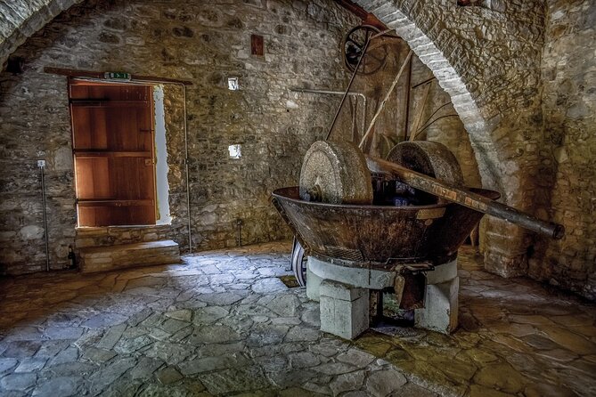 Full-Day Private Tour Corinth and Olive Oil Tasting from Athens - Should You Book This Corinth and Olive Oil Tour?
