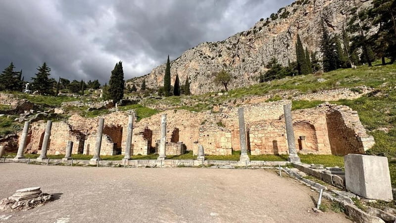 Full Day Private Tour Delphi Navel Of Earth Hosios Loukas - Small Comforts That Keep the Day From Feeling Rushed