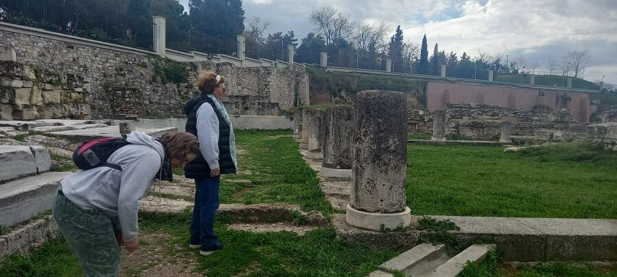 Greece: Art Therapy Walks in historical sites of Athens - Meeting at Thiseio Station With Brushes in Hand