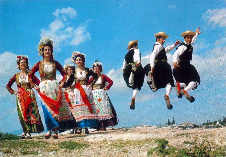 Greek dance lessons - What 1.5 hours of Greek folk dance actually feels like