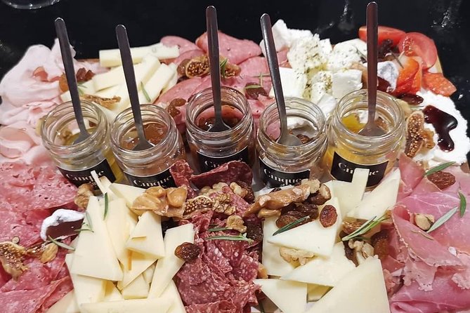 Greek food and wine tasting - Learning Greece through maps and videos (without the lecture vibe)