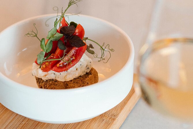 Greek Food pairing with traditional music in Pagrati Athens - Pagrati Athens: the right neighborhood for a food-and-music table