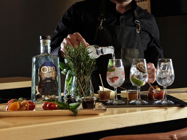 Guided Gin tasting experience in Athens with Snacks - Highlights at a Glance