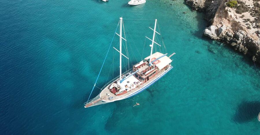 Half-Day Athens Cruise: Swim Stop,Lunch, and Drinks Included - Athenian Riviera on a traditional boat: the vibe in 5 hours