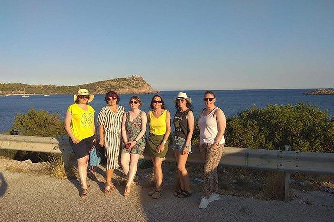 Half-day Sounio and Athenian Riviera private tour - On-board comfort that actually helps: AC, bottled water, and WiFi