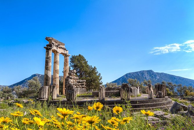 Historical Delphi One Day Tour with Arachova Stop & Expert Guide - On the way to Delphi: Thebes valleys, cotton fields, and Levadia carpets
