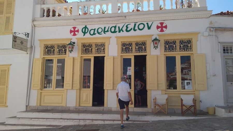 Hydra Island Private tour from Athens with your own guide - Miaoulis Monument and the Maritime Beat