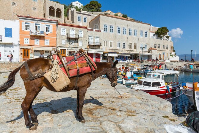 "Hydra: Wander the Cosmopolitan Car-Free Island on Foot" - Lunch on Hydra: keep it easy and follow the seafront energy