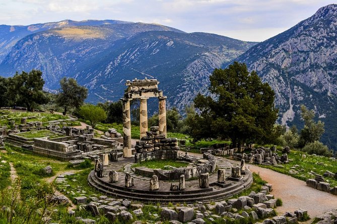 Mercedes Private Tour to Meteora, Delphi and Thermopylae - Thermopylae Battlefield: The Battle Line Stops You Cold