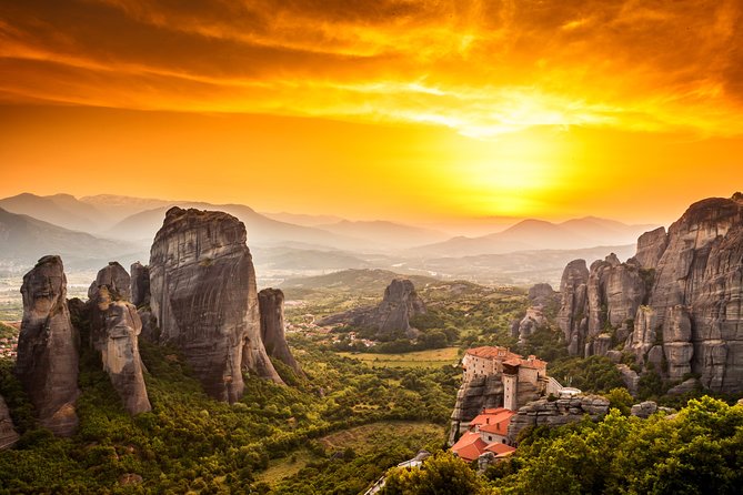Mercedes Private Tour to Meteora, Delphi and Thermopylae - Varlaam and Roussanou Monasteries: Orthodox Faith on Rockwork