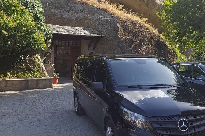 Meteora and Thermopylae Private Tour from Athens - Kastraki time: lunch, coffee, and a reset between monasteries