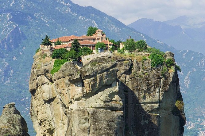 Meteora Monasteries & Caves Unesco Wonder in Greece Day Trip - Thermopylae: The Pass, the Myth, and the Meaning
