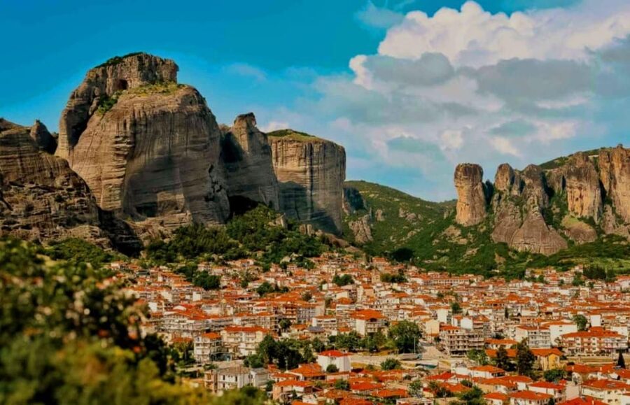 Meteora Monasteries: Full Day Tour from Athens - Monastery of St. Stephen: A First Interior Break, Then Back to Photos