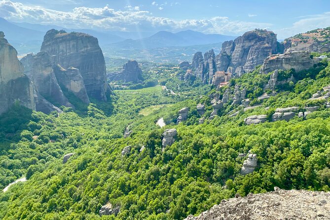 Meteora Private Day Tour from Athens - Thermopylae After Meteora: 300 Spartans, a 3D Movie, and Leonidas Nearby