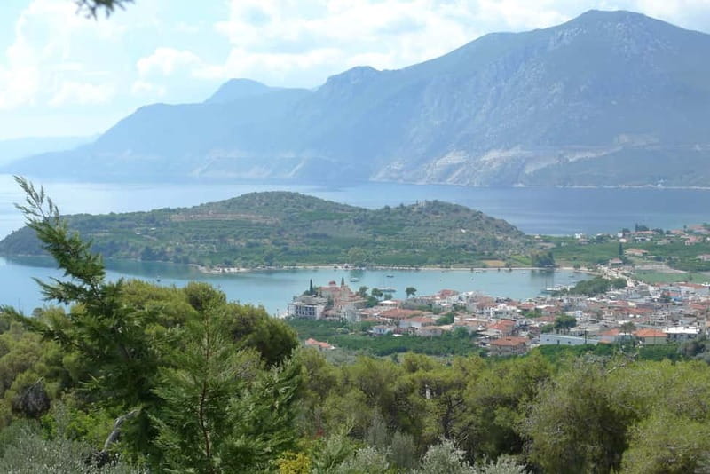 Mycenae Nafplion: one day Spanish guided tour - Corinth Canal stop: your first wow before Mycenae