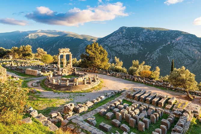 Mystic Delphi in a Full Day Private Tour - Stop 1: Arachova—short visit, big mood shift