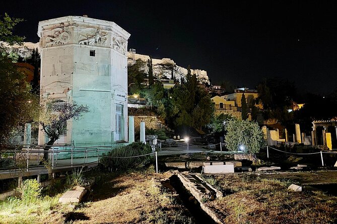 Night Tour of the City of Athens with Guide in Spanish - The guide factor: what makes the explanations worth it