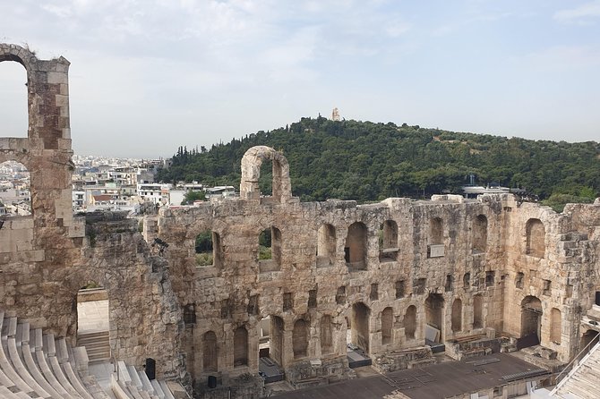 Piraeus Shore Excursion: ALL INCLUSIVE Skip-the-Lines Athens sightseeing Tour - Pace, heat, and why guide style matters on an Acropolis day