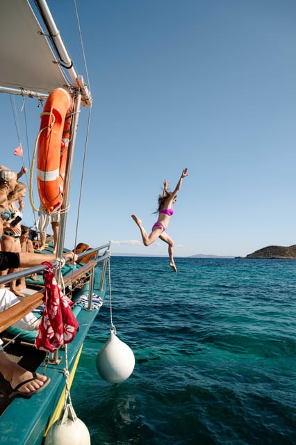 Porto Rafti: Athens Cruise Tour with Mediterranean BBQ - The Mediterranean BBQ on Board: What You Actually Eat and Why It Matters